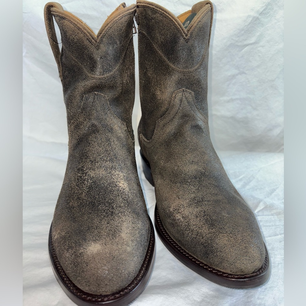 Tecovas Dean in Gravel Suede